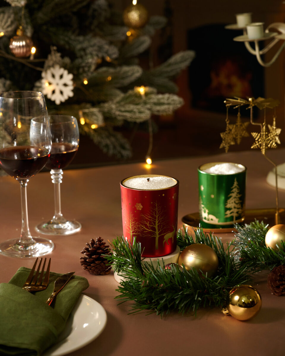 Creating a Magical Christmas Atmosphere with De Ember’s Pearl Candle